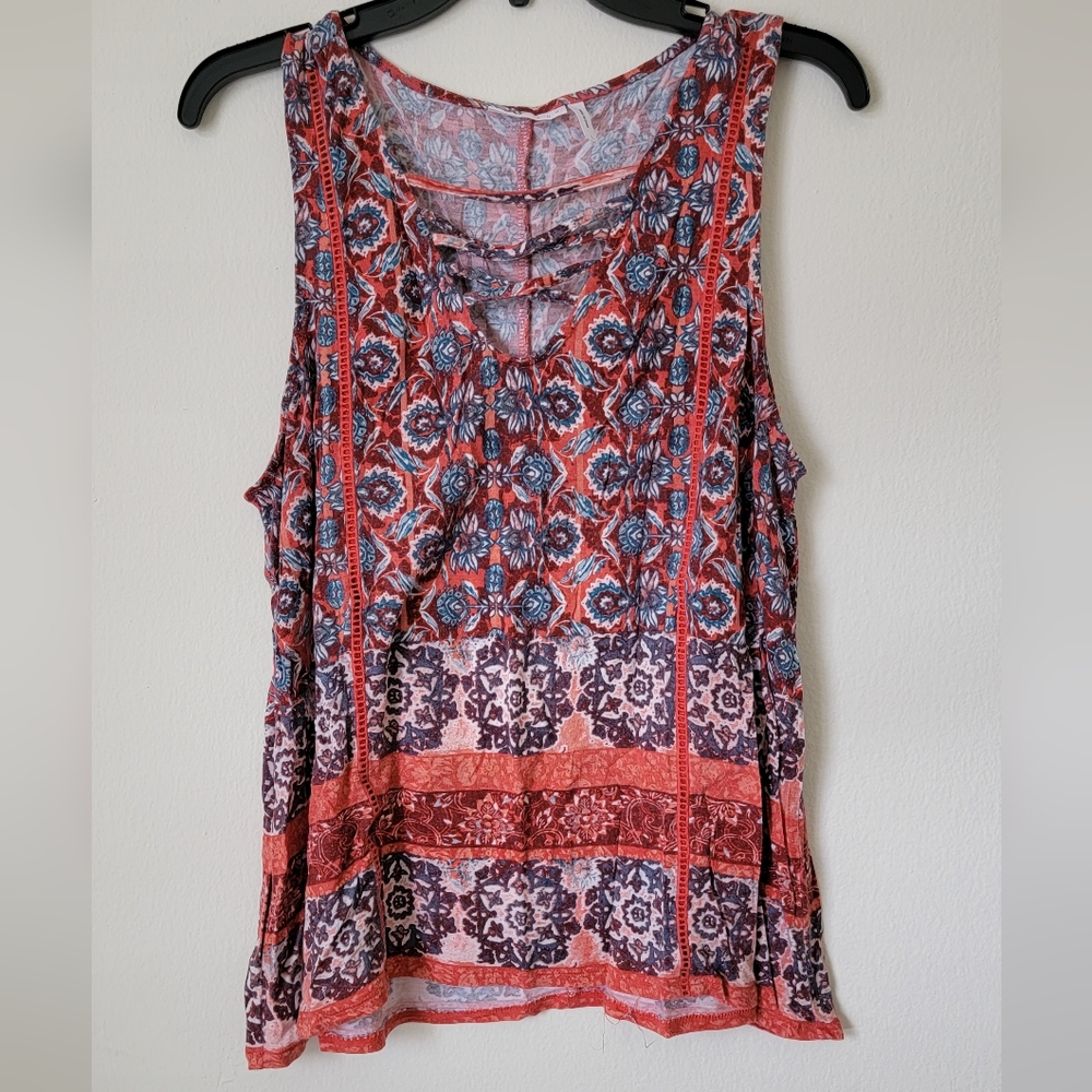 LUQ | Sleeveless Blouse